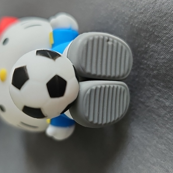 Hello Kitty Keychain - Picture 9 of 9